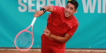 El tenista beniano Murkel Dellien en pleno partido (FBT)