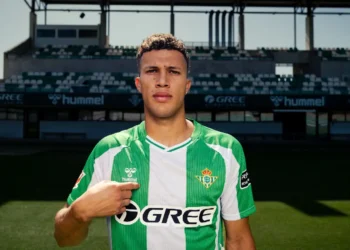 Presentación de Nelson Alexander Deossa Suárez. (FOTO: Real Betis Balompié)