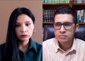 Los analistas políticos Luciana Jáuregui y Vladimir Peña en entrevista con La Razón Radio.