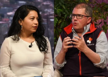 Camila Ugalde y Miguel Roca en entrevista con Piedra, Papel y Tinta de La Razón. Foto: Oswaldo Aguirre.