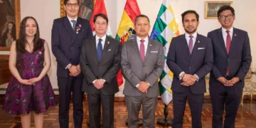 Joseline Aguilar, Daniel Fernández, Daniel Oie, Carlos Montoya, Elvis Ojeda y Daniel Sandoval.