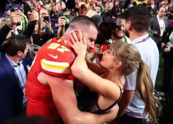 Travis Kelce y Taylor Swift. FOTO: RRSS