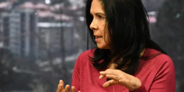 La economista y esposa del candidato Samuel Doria Medina (Unidad), Nidia Monje en entrevista con Piedra, Papel y Tinta de La Razón. Foto: Oswaldo Aguirre.