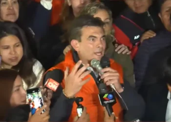 Paz Pereira se dirige a sus simpatizantes tras conocer los resultados preliminares. Foto: Captura.