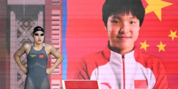 La adolescente nadadora china de 12 años Yu Zidi causa sensación en el mundial (AFP)