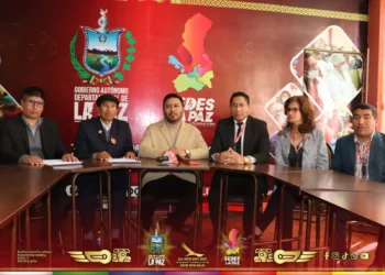Reunión de autoridades de Salud y Educación de La Paz. FOTO: SEDES