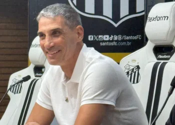 Presentación de Juan Pablo Vojvoda en el Santos FC. (FOTO: Santos Futebol Clube)