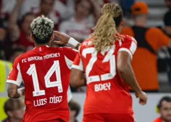 Luis Díaz en su debut con la camiseta del cuadro bávaro convirtió el tanto del triunfo ante el Stuttgart. (FOTO: FC Bayern München)