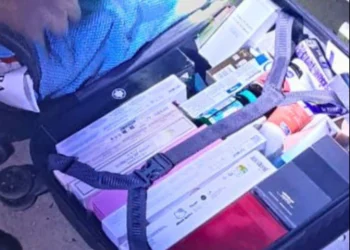 Los medicamentos que incautó la Armada. Foto: Armada Boliviana.