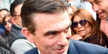 Rodrigo Paz antes de entrar a reunion con el presidente Luis Arce.
Foto: Red Uno