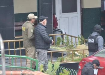 El exministro Arturo Murillo es trasladado a su audiencia cautelar.