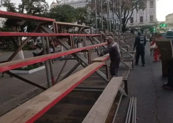 Comenzó el armado de graderías/Municipio de Sucre