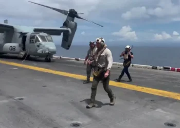 El jefe del Pentágono, Pete Hegseth, visitó un buque de EEUU en Puerto Rico/Pentágono