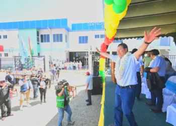 El presidente Luis Arce participa de un acto por la efeméride de Cochabamba.