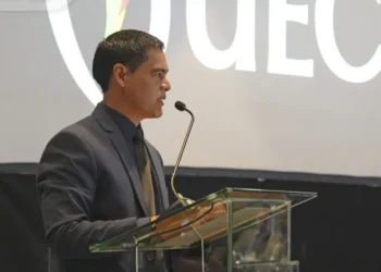 El consejero Carlos Spencer.