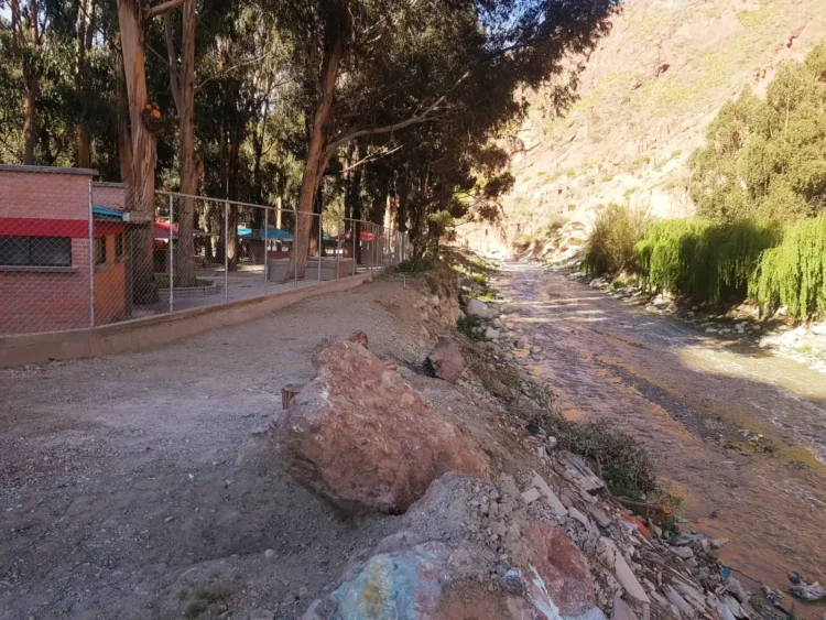 Concejal denuncia que el parque Bartolina Sisa no cuenta con obras hidráulicas. FOTO: Javier Escalier