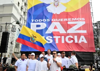 El mandatario busca aprobar la construcción de bases militares extranjeras en Ecuador/AFP