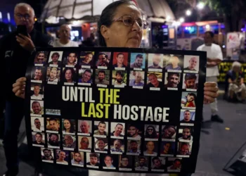 Los familiares de los rehenes piden parar la ofensiva/AFP