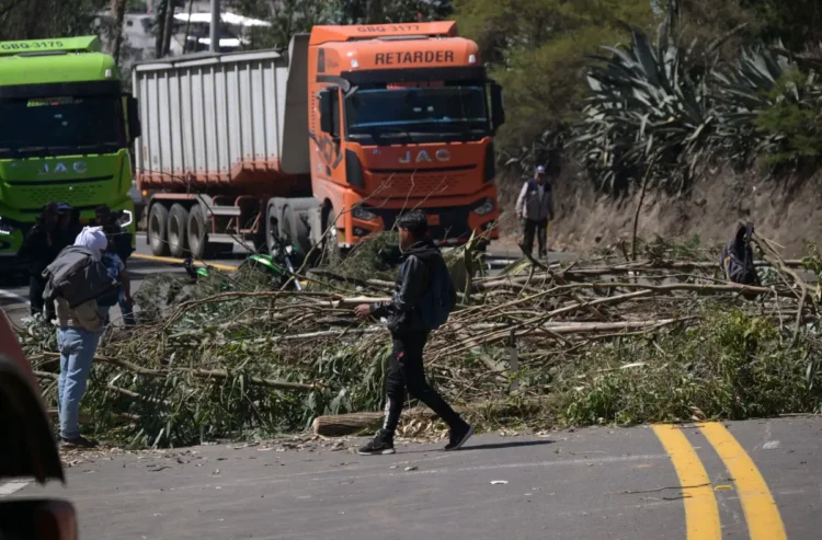 Indígenas ecuatorianos cerraron varias vías/AFP