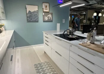Aplicarán un arancel global del 25% a los muebles de cocina y tocadores/AFP