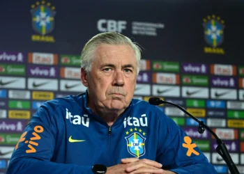 El entrenador de Brasil, el italiano Carlo Ancelotti, en conferencia de prensa (AFP).