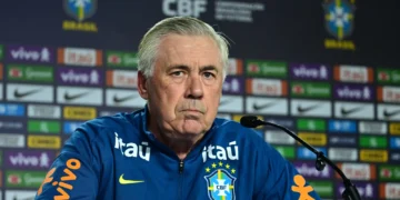 El entrenador de Brasil, el italiano Carlo Ancelotti, en conferencia de prensa (AFP).