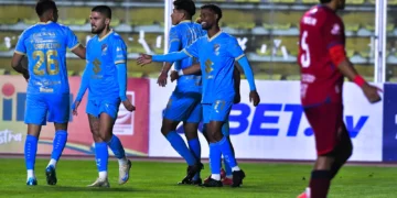El dominicano Dorny Romero celebra uno de sus dos goles este viernes en el Hernando Siles (APG).