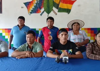 Dirigentes de la Central Sindical de Comunidades Interculturales Primero de Mayo en el Trópico de Cochabamba.