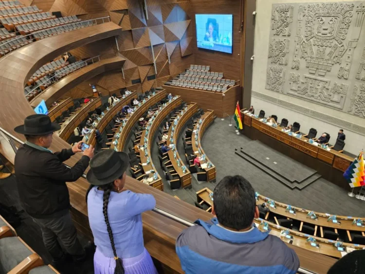 La última sesión en la que se aprobaron dos créditos. Foto: Cámara de Diputados.