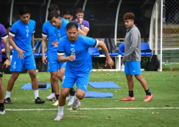Leonel Justiniano en pleno entrenamiento en Belo Horizonte (Bolívar).