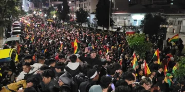 Los aficionados paceños colmaron El Prado de La Paz tras el triunfo de 1-0 sobre Brasil (R.S.)