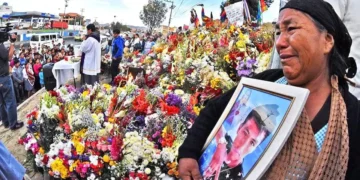 Una madre llora por la la muerte de su hijo en la masacre de Sacaba, en 2019. Foto: Archivo