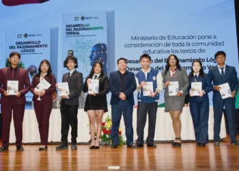 Los textos fueron presentados en un acto especial. Foto: Ministerio de Educación.