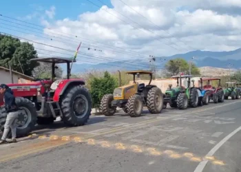 El tractorazo que realizaron los productores. Foto: Unitel.