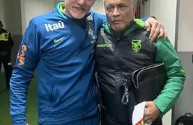 Claudio Taffarel, ex arquero de la selección brasileña de 1993 y Marco Etcheverry, ídolo del fútbol boliviano se tomaron una foto en El Alto (Marco Etcheverry).