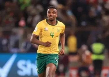 Teboho Mokoena jugador del selección de Sudáfrica. (FOTO: RR.SS.)