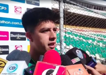 El volante tarijeño Gabriel Villamil en conferencia en el Hernando Siles, el fin de semana.