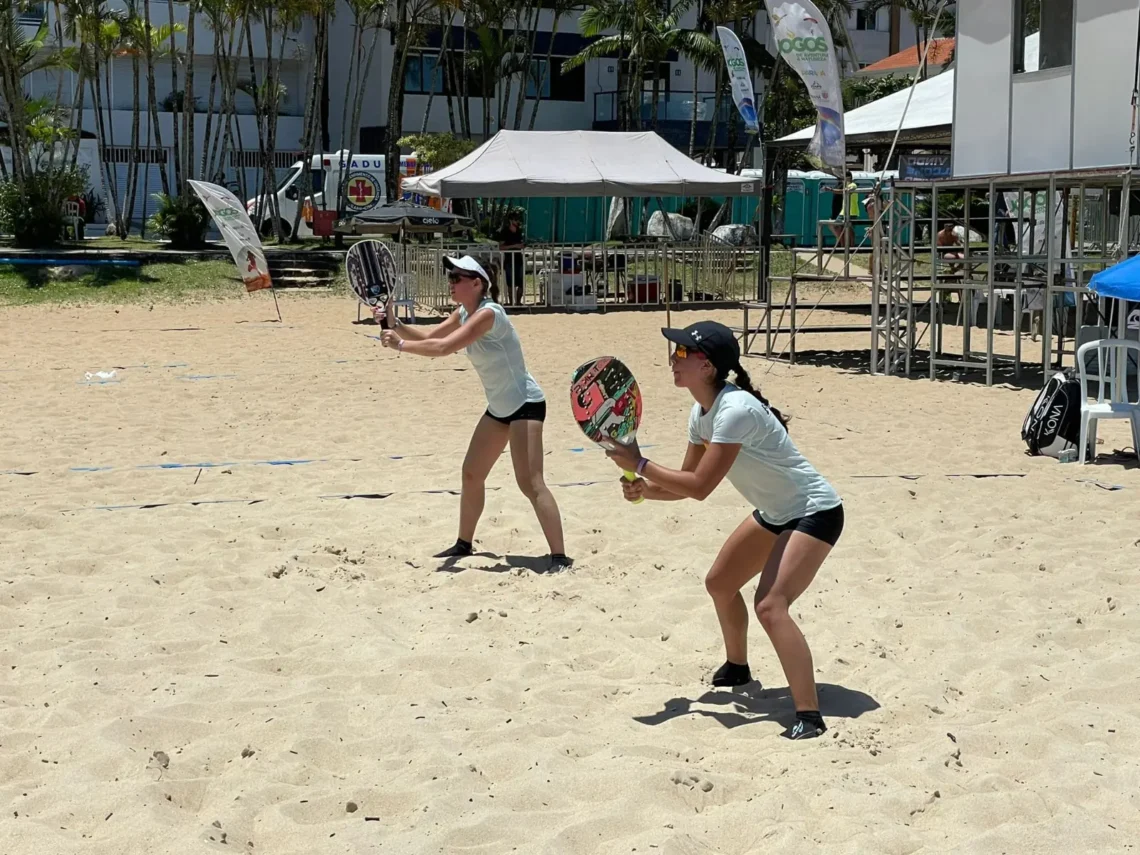 Escena de un partido anterior de voleibol de playa (FBVP)