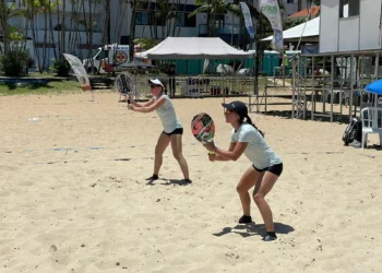 Escena de un partido anterior de voleibol de playa (FBVP)