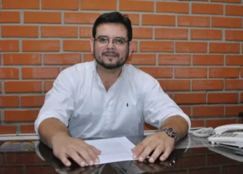 El presidente del Colegio de Economistas de Bolivia, Jorge Akamine.