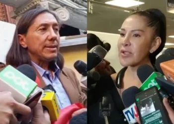 A la izquierda Marcel Rivas, a la derecha Sandra Rivero, vocera oficial del PDC.