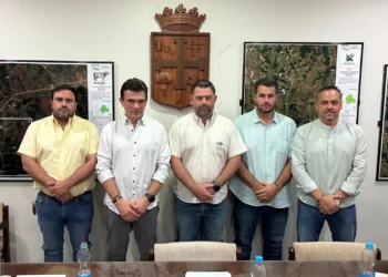 Paz Pereira con representantes del agro en una reunión cuando aún era candidato. Foto: CAO.