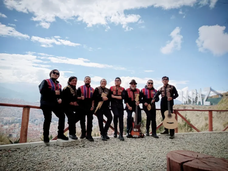 Los integrantes de Wara.