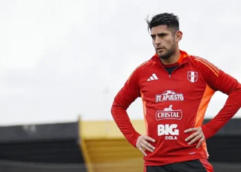 Carlos Zambrano en el entrenamiento de la Selección peruana. (FOTO: Selección Peruana - FPF)