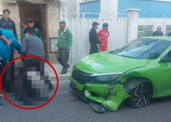 El uniformado fue arrastrado varios metros/RRSS