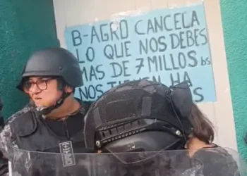 Una protesta en instalaciones de B-Agro. Foto: RRSS.