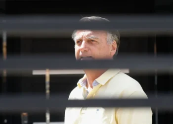 Tres de cinco jueces votaron a favor de condenar a Bolsonaro/AFP