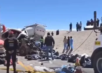 Accidente de tránsito en una vía de Perú deja 14 fallecidos, entre ellos tres bolivianas. FOTO: RRSS