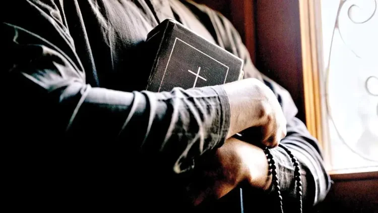 exsacerdote