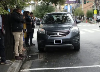 Existe rechazo por el plan de parqueos tarifados. FOTO: GAMLP